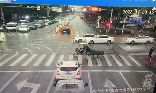 台州汽车撞人事件是什么车_台州撞死人